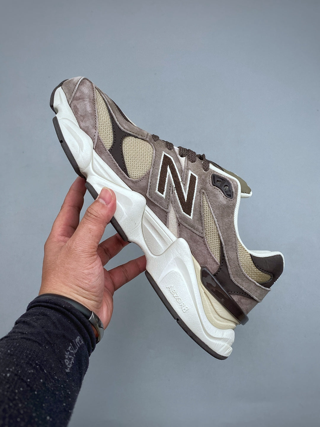 Pure original version of New Balance 9060 series retro versatile dad style casual sports running shoes