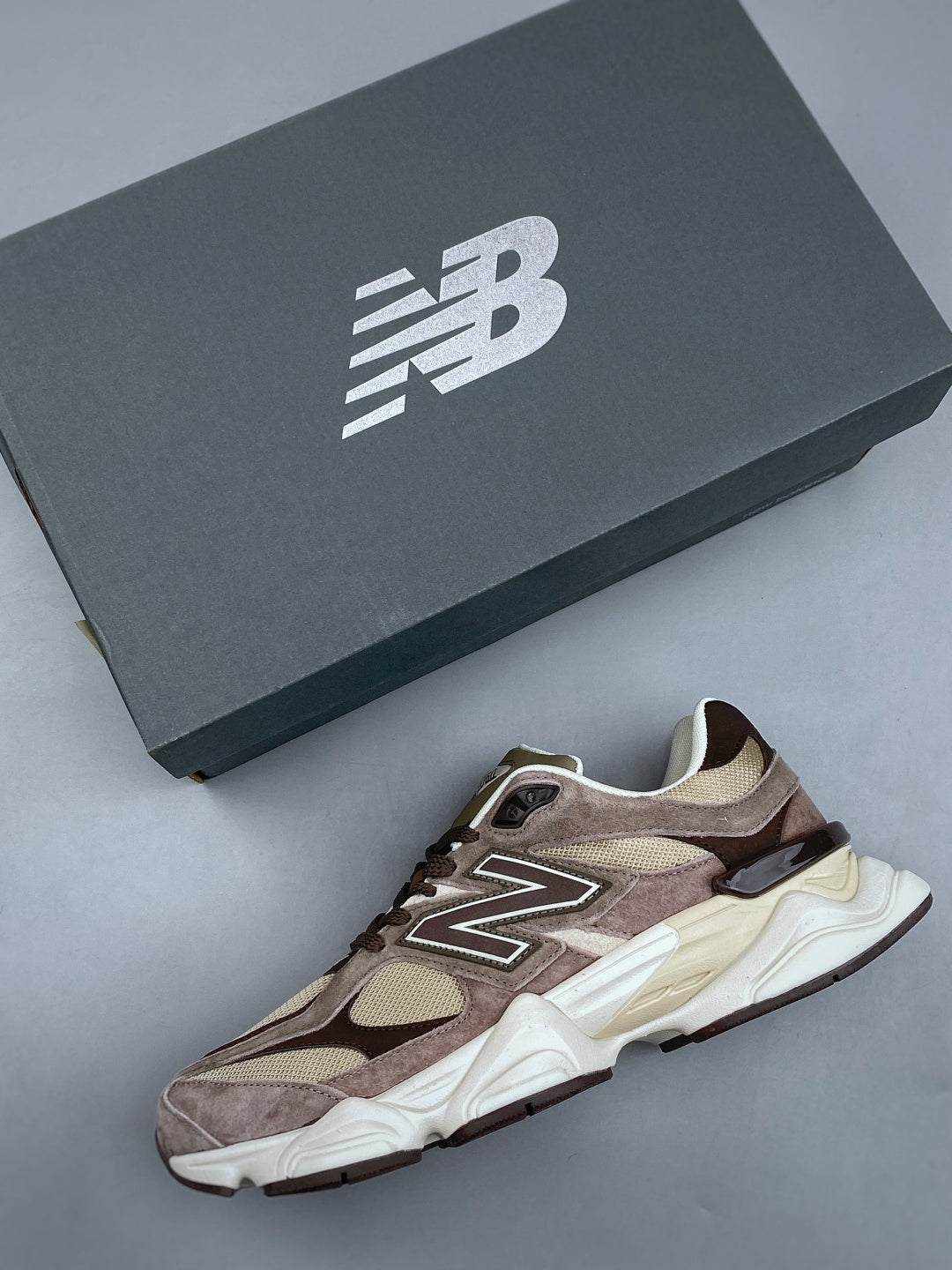Pure original version of New Balance 9060 series retro versatile dad style casual sports running shoes