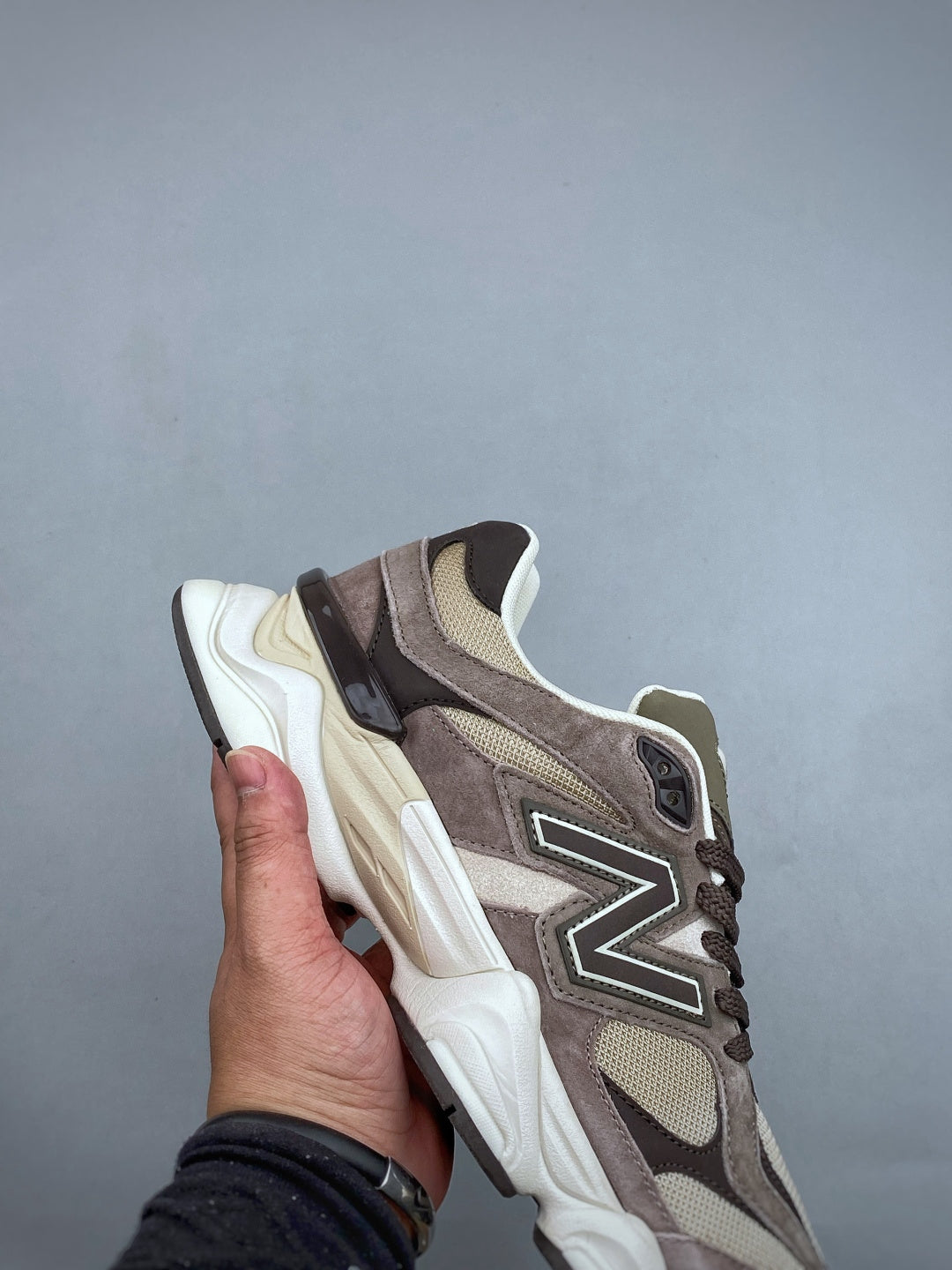 Pure original version of New Balance 9060 series retro versatile dad style casual sports running shoes