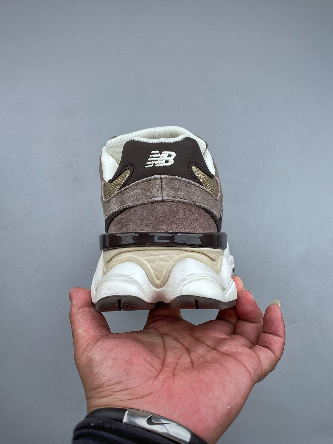 Pure original version of New Balance 9060 series retro versatile dad style casual sports running shoes